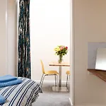 Discovery House Капсульный отель *