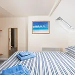 Discovery House Капсульный отель *