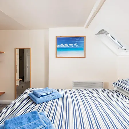 Discovery House Kapselhotell *