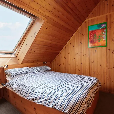 Capsulehotel Discovery House *
