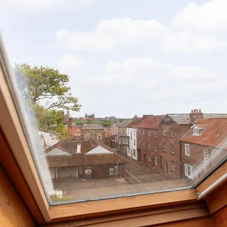 Discovery House Hotel a capsule *