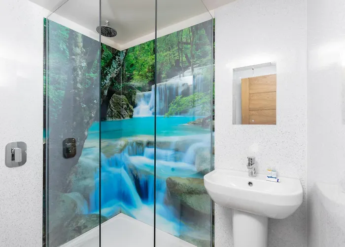 Discovery House Capsule hotel Whitby