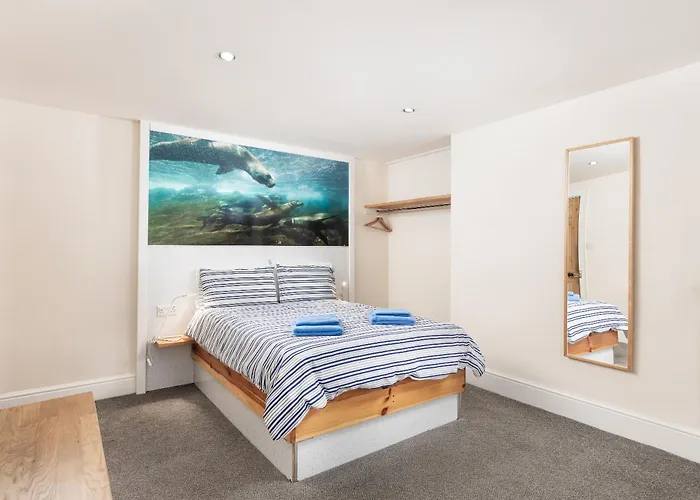 Capsule hotel Discovery House