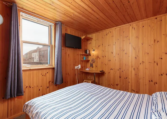 Discovery House Capsule hotel Whitby