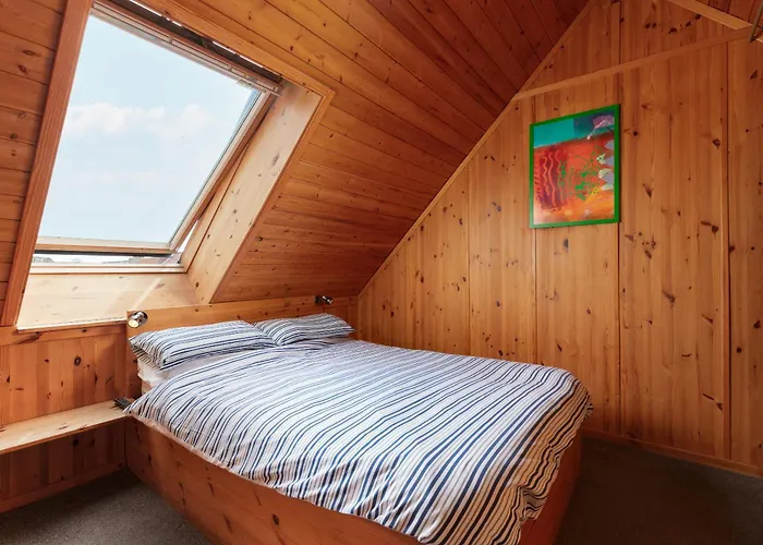 Capsule hotel Discovery House *