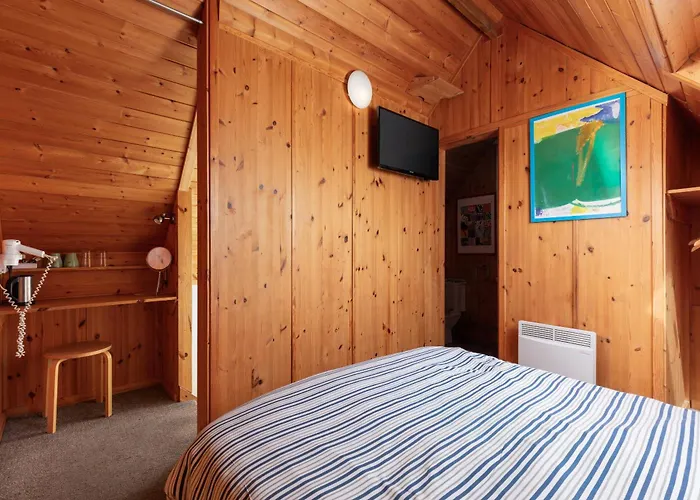 Capsule hotel Discovery House