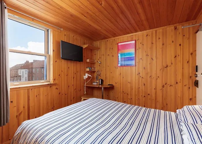 Capsule hotel Discovery House Whitby