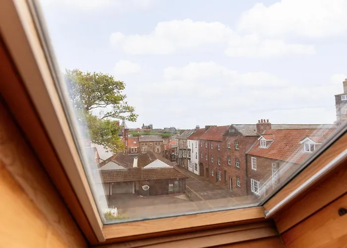 Discovery House Capsule hotel *