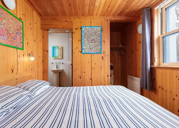 Discovery House Capsule hotel Whitby